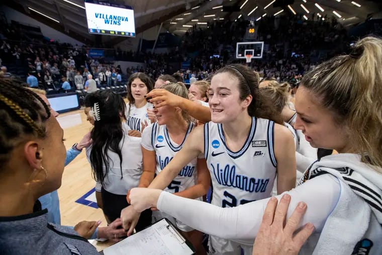 Maddy Siegrist and Villanova huddle after their victory over Cleveland State in a Women's NCAA Tournament.