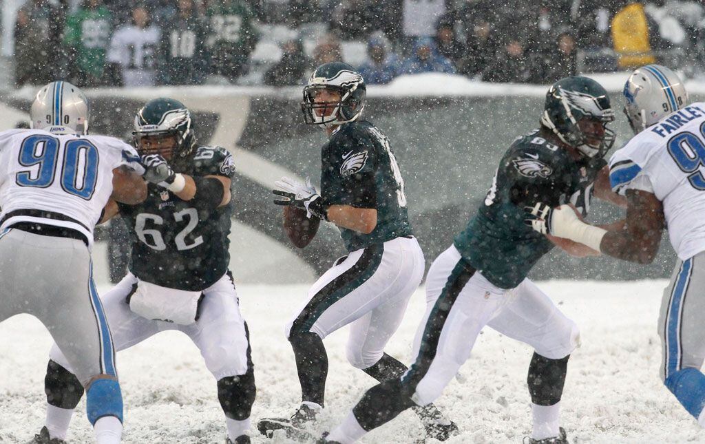 Eagles RB LeSean McCoy plows through snow, Lions in record-setting