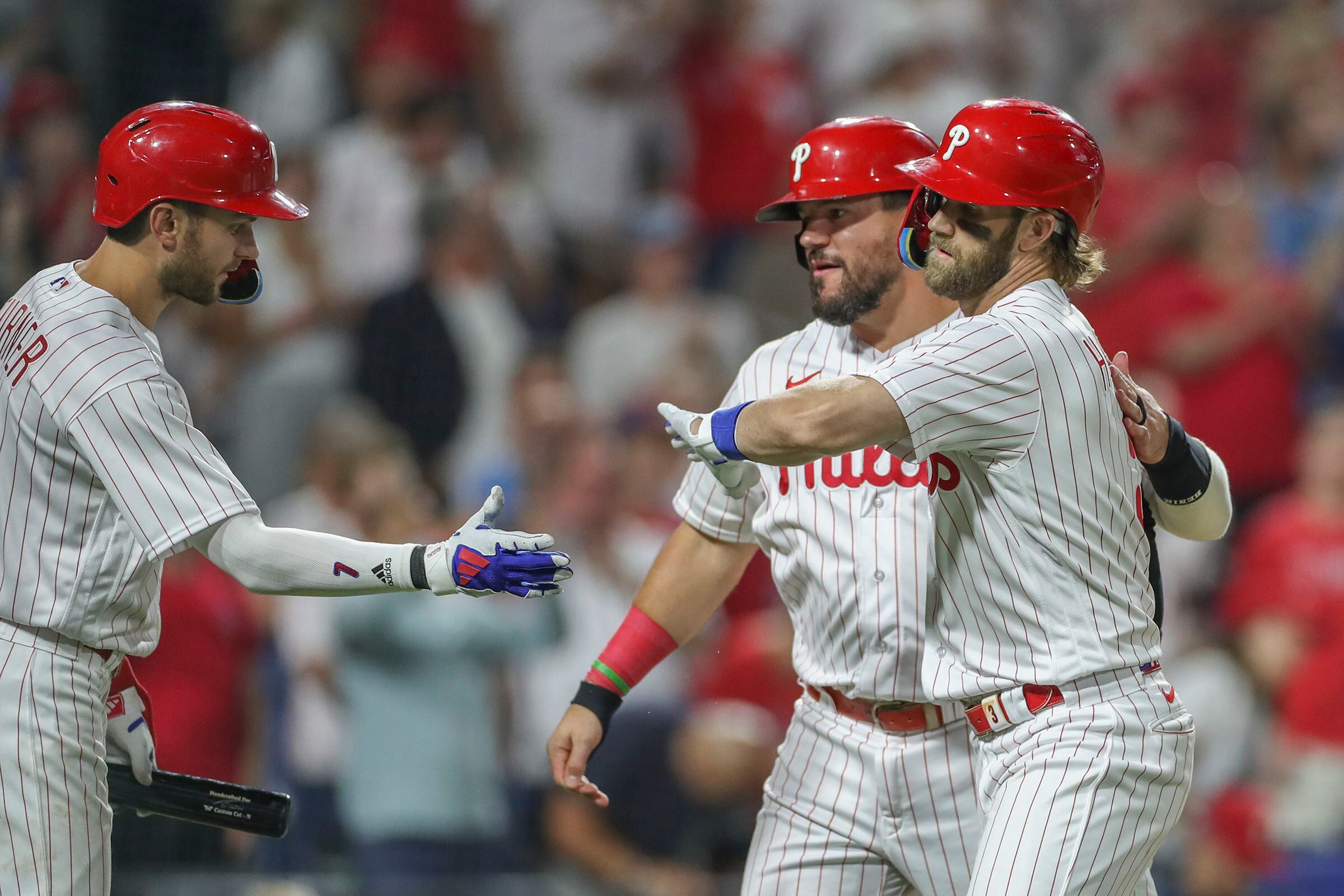 Giants outmatched, outplayed in blowout loss to wild card-leading Phillies