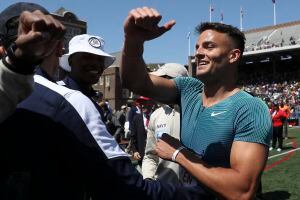 Devon Allen gets a quick jump on being an Eagles fan favorite while running  at Penn Relays – Delco Times