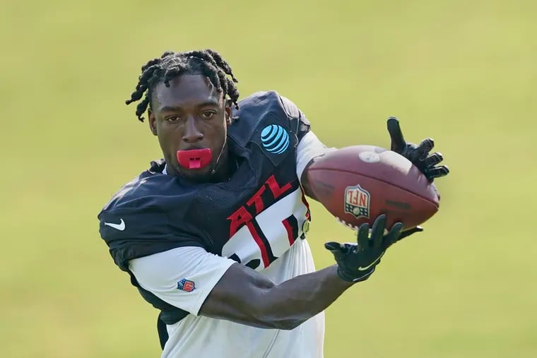 Falcons WR Calvin Ridley suspended for '22 for bets on NFL games