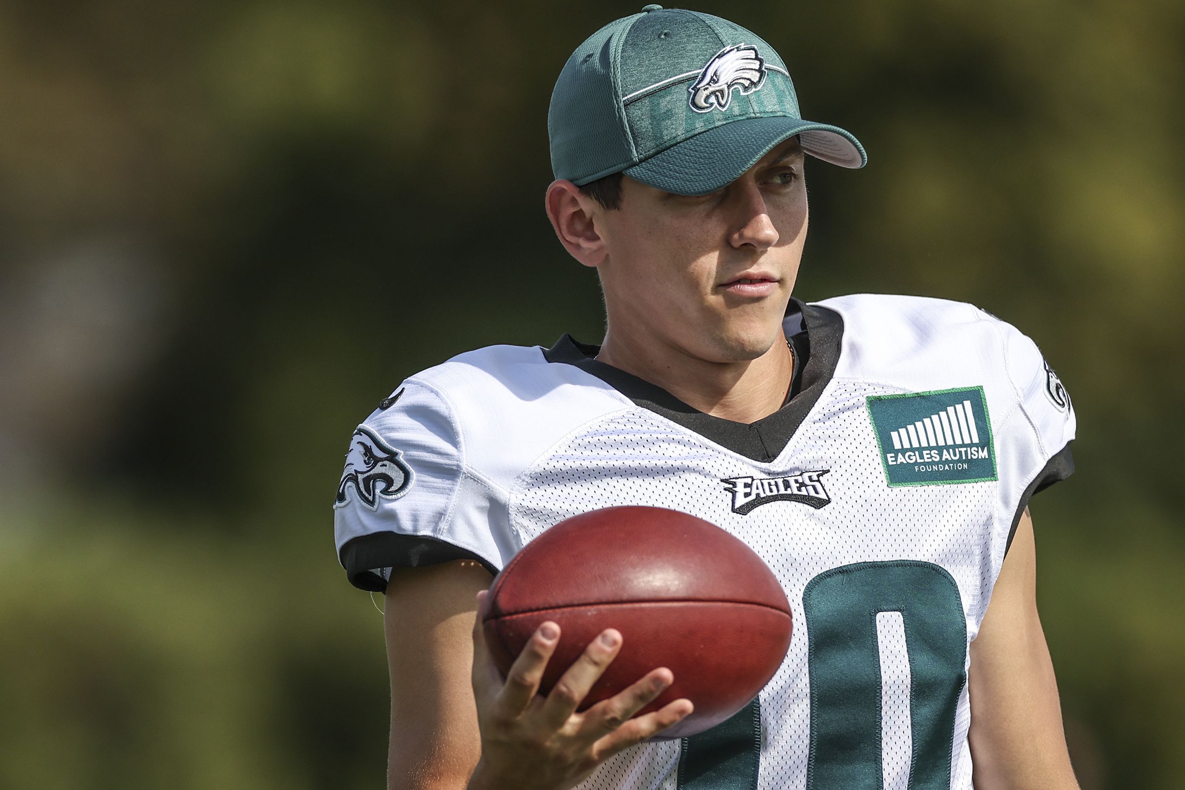 Eagles sign Braden Mann to the practice squad