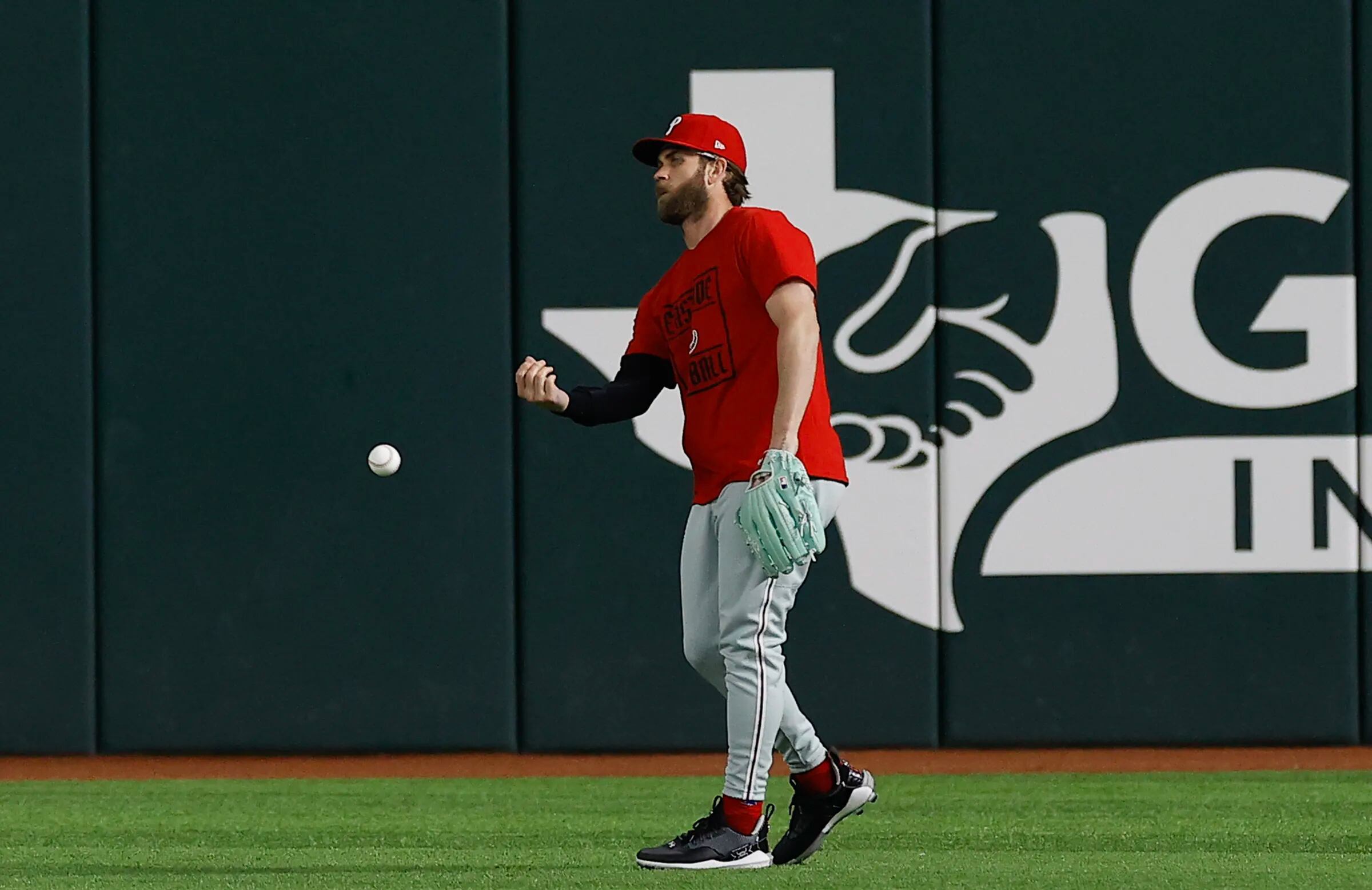 Phillies' Bryce Harper continues to impress with first base defense