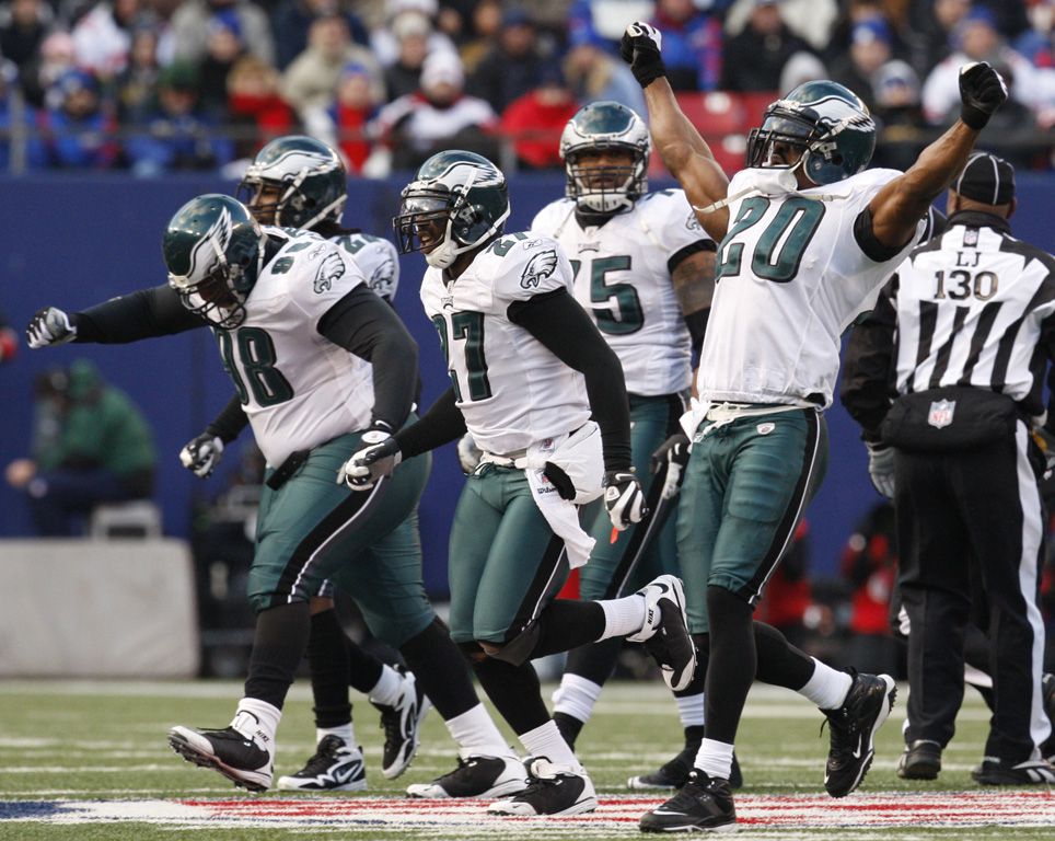 Former Eagles legend Brian Dawkins announces retirement