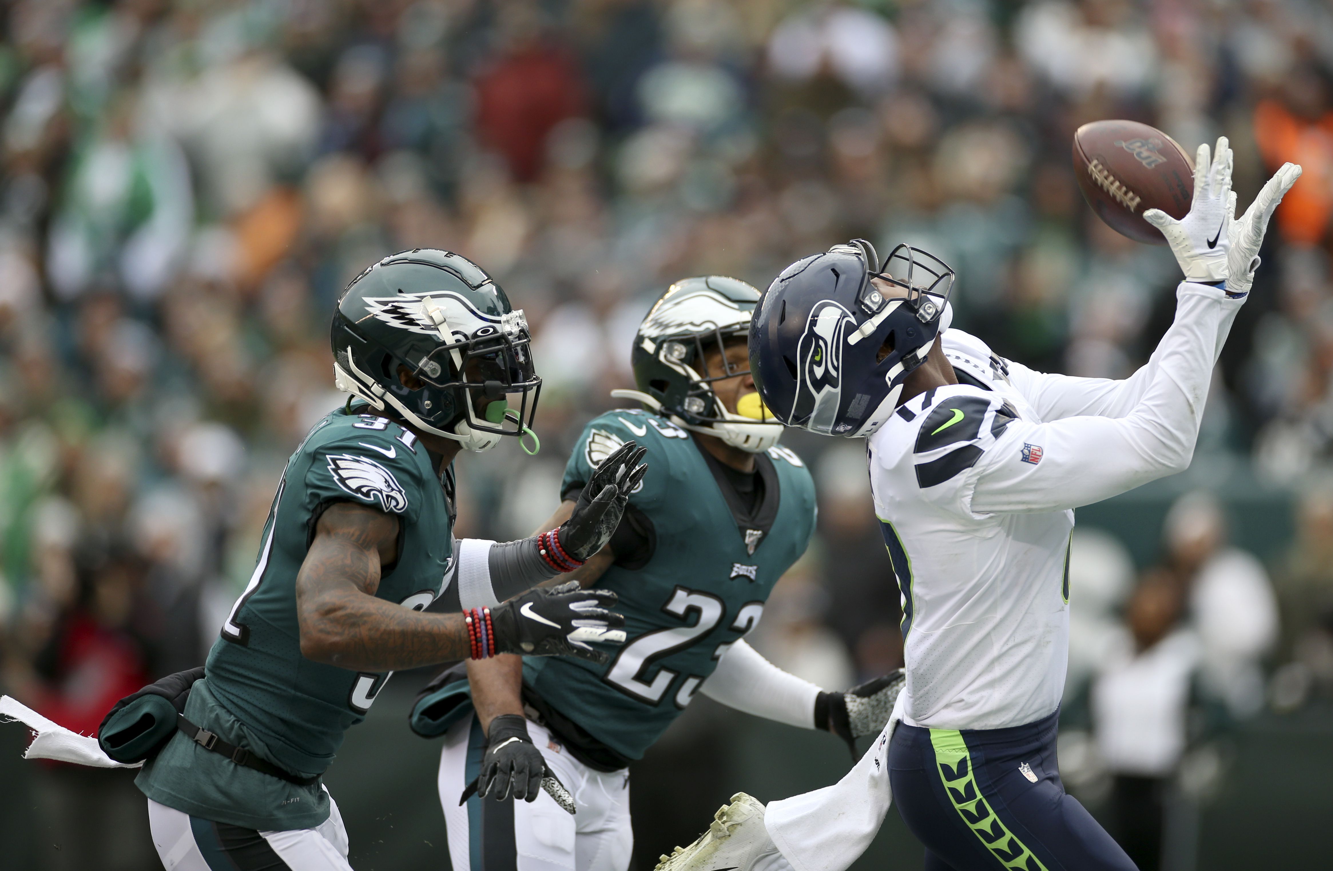 Standouts and strikeouts from Eagles' 24-10 loss to Seahawks