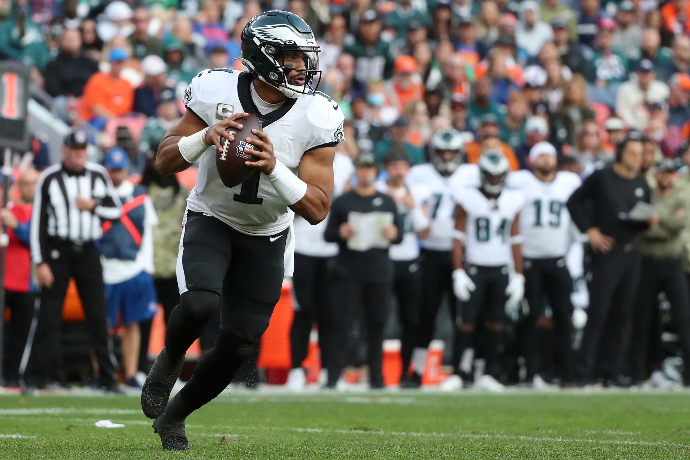 Eagles beat Denver Broncos, 30-13 — NFL, Week 10 pictures