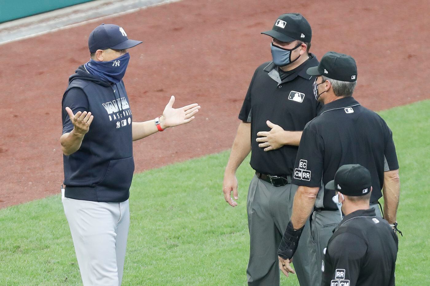 Yankees Manager ron Boone Complained About Phillies Fans Air Horn Outside Citizens Bank Park