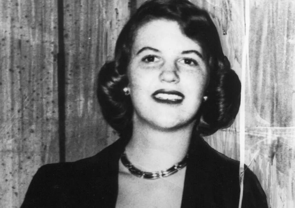 Pulitzer Prize-winning poet Sylvia Plath: the Wellesley High School years -  The Swellesley Report