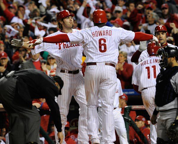 Ryan Howard takes a swing during the game – Stock Editorial Photo