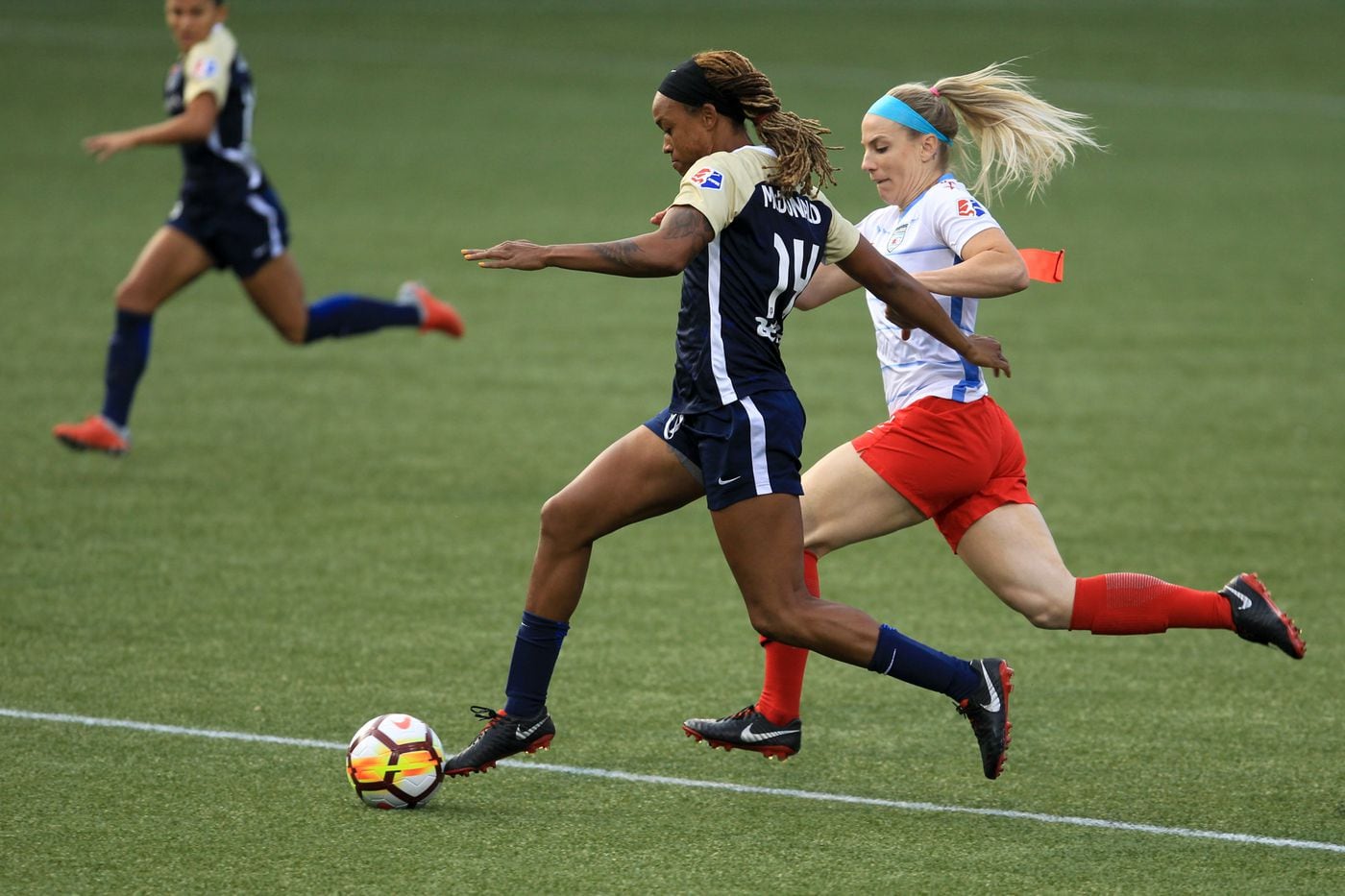 30+ Julie Ertz Book Pics