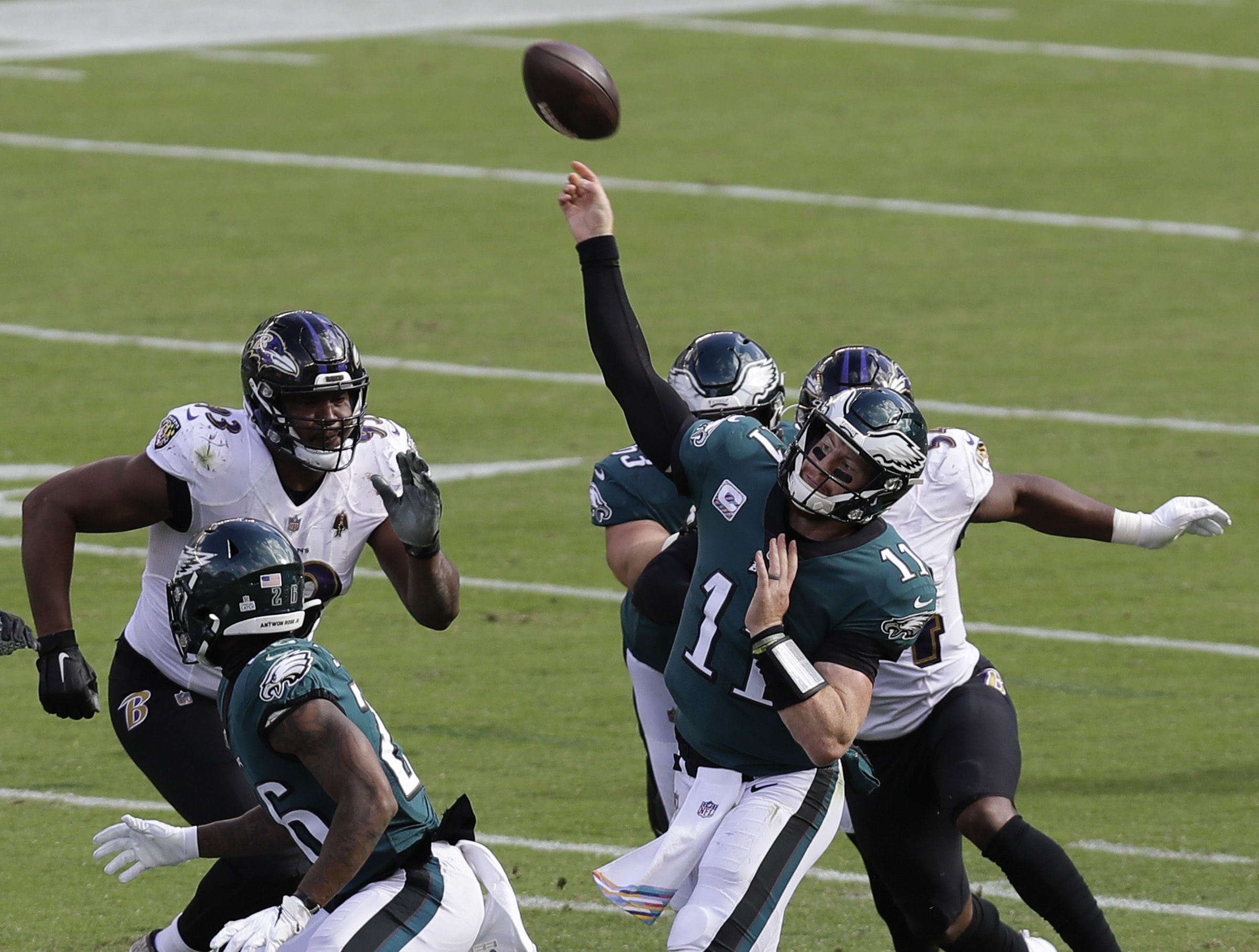 Philadelphia Eagles rally, but Carson Wentz can't do it all in 30-28 loss  to Baltimore Ravens 