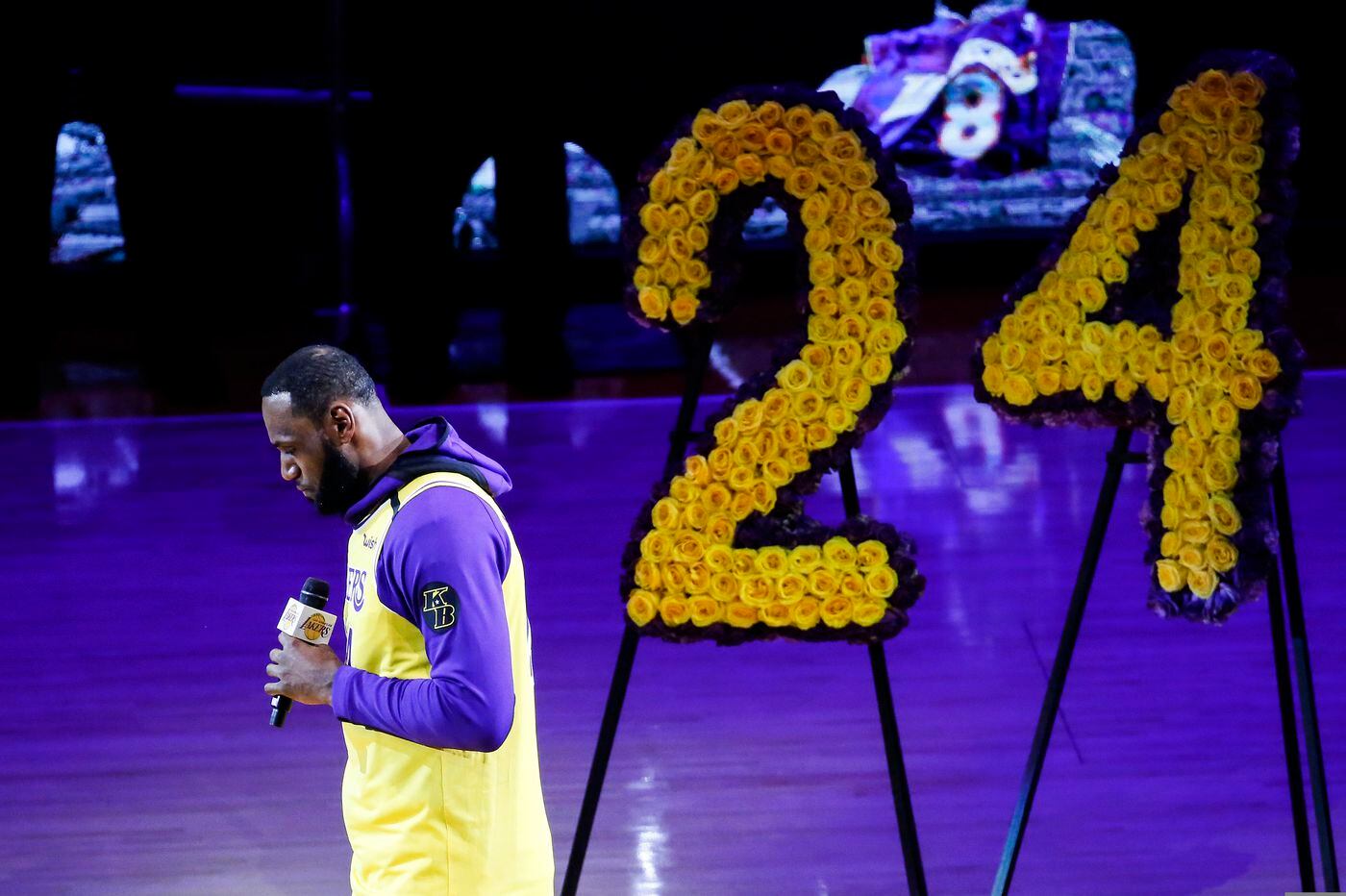 Los Angeles Lakers Reflect On Kobe Bryant S Death One Day After Losing To Philadelphia 76ers At Wells Fargo Center