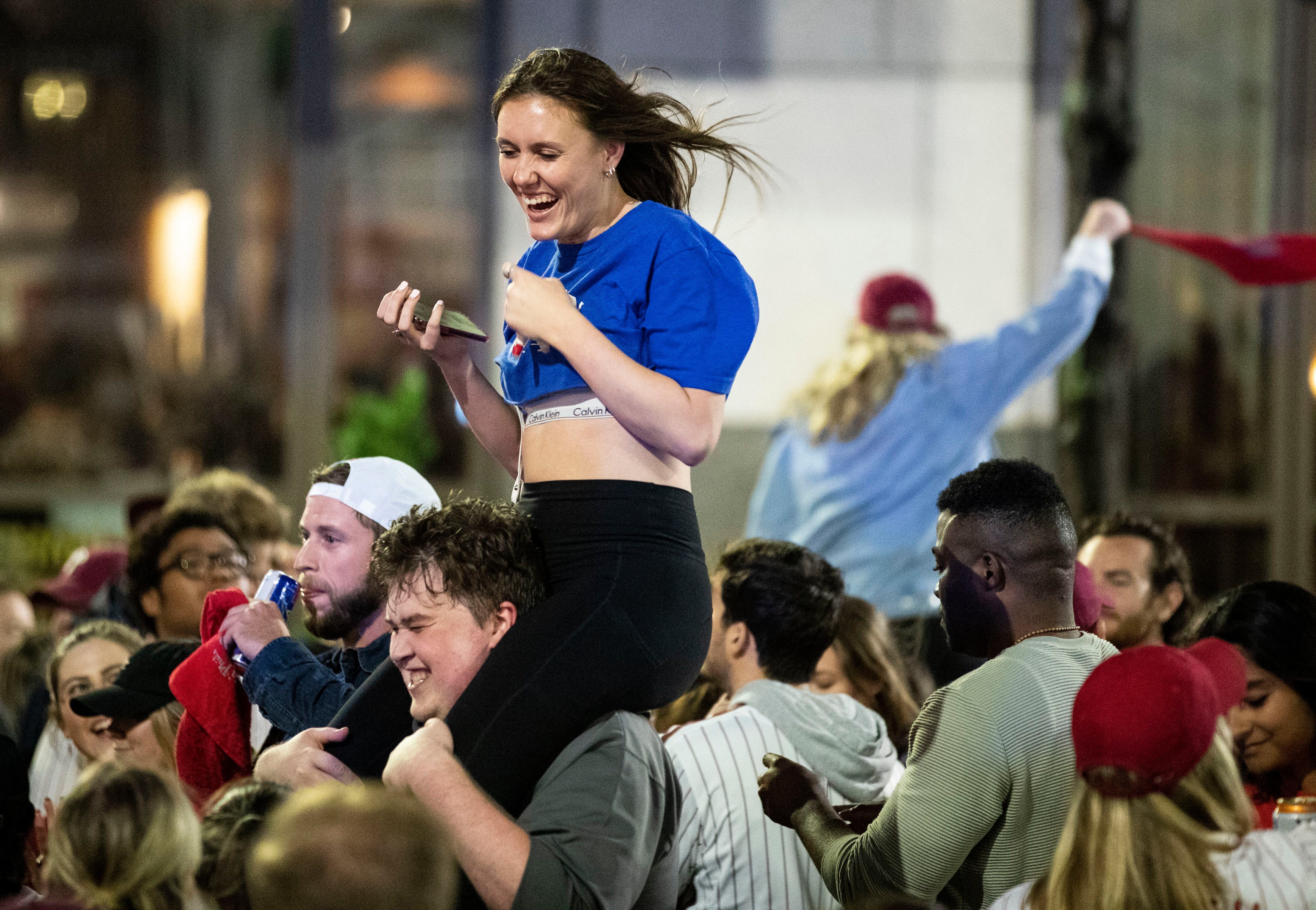 2022 World Series: Phillies fans celebrate around the world - from flights  to bars in London and Ireland