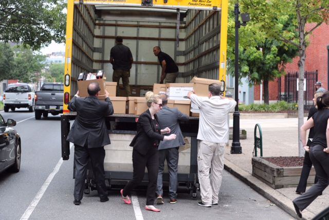 FBI agents raid IBEW Local 98 Philadelphia offices