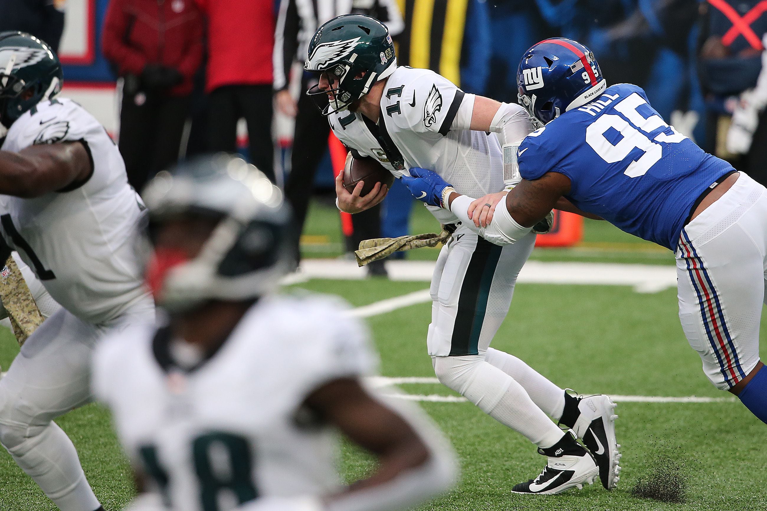 WATCH COREY CLEMENT'S 1ST NFL TD TIE EAGLES-GIANTS AT 21!