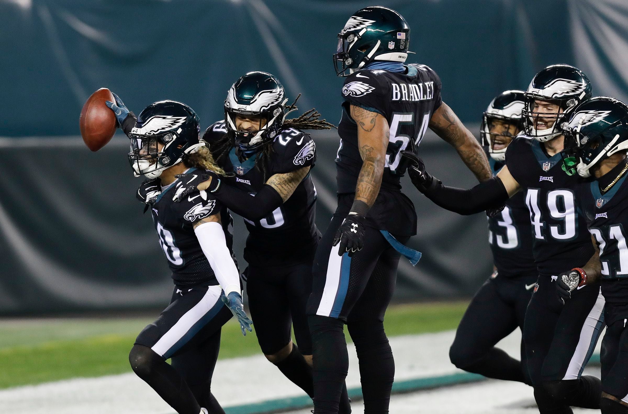 Hurts, Eagles late rally gives Philadelphia 21-18 win over Panthers.