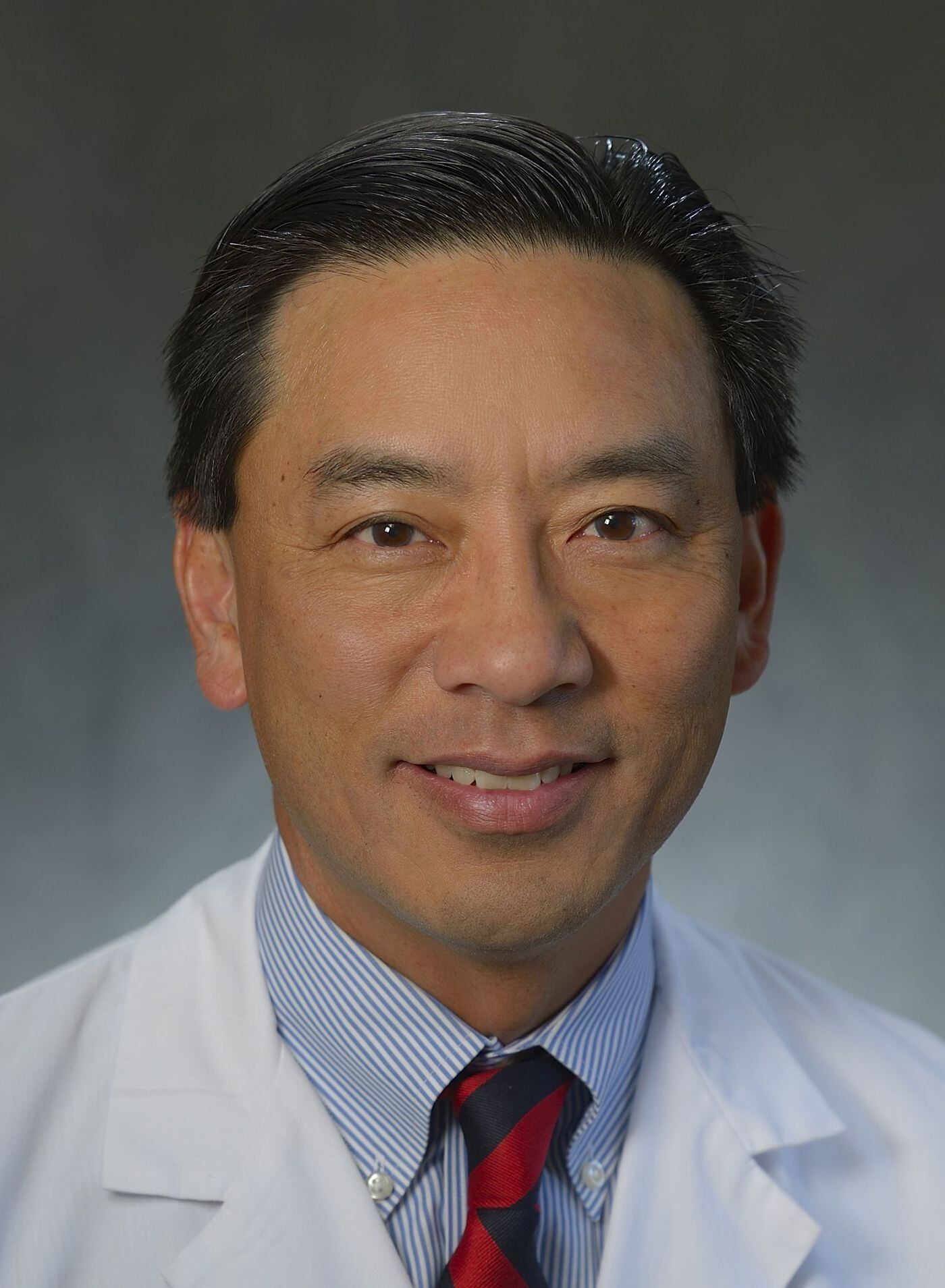 Grant Liu treats both adult and pediatric patients with idiopathic intracranial hypertension. He is chief of neuro-ophthalmology for Penn Medicine.