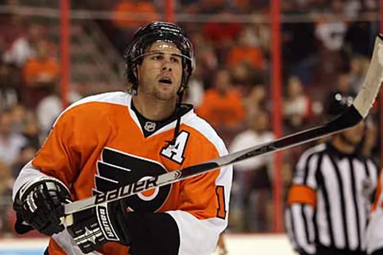 Flyers' left winger Simon Gagne was diagnosed with two small hernias earlier today. (Yong Kim / Staff Photographer)