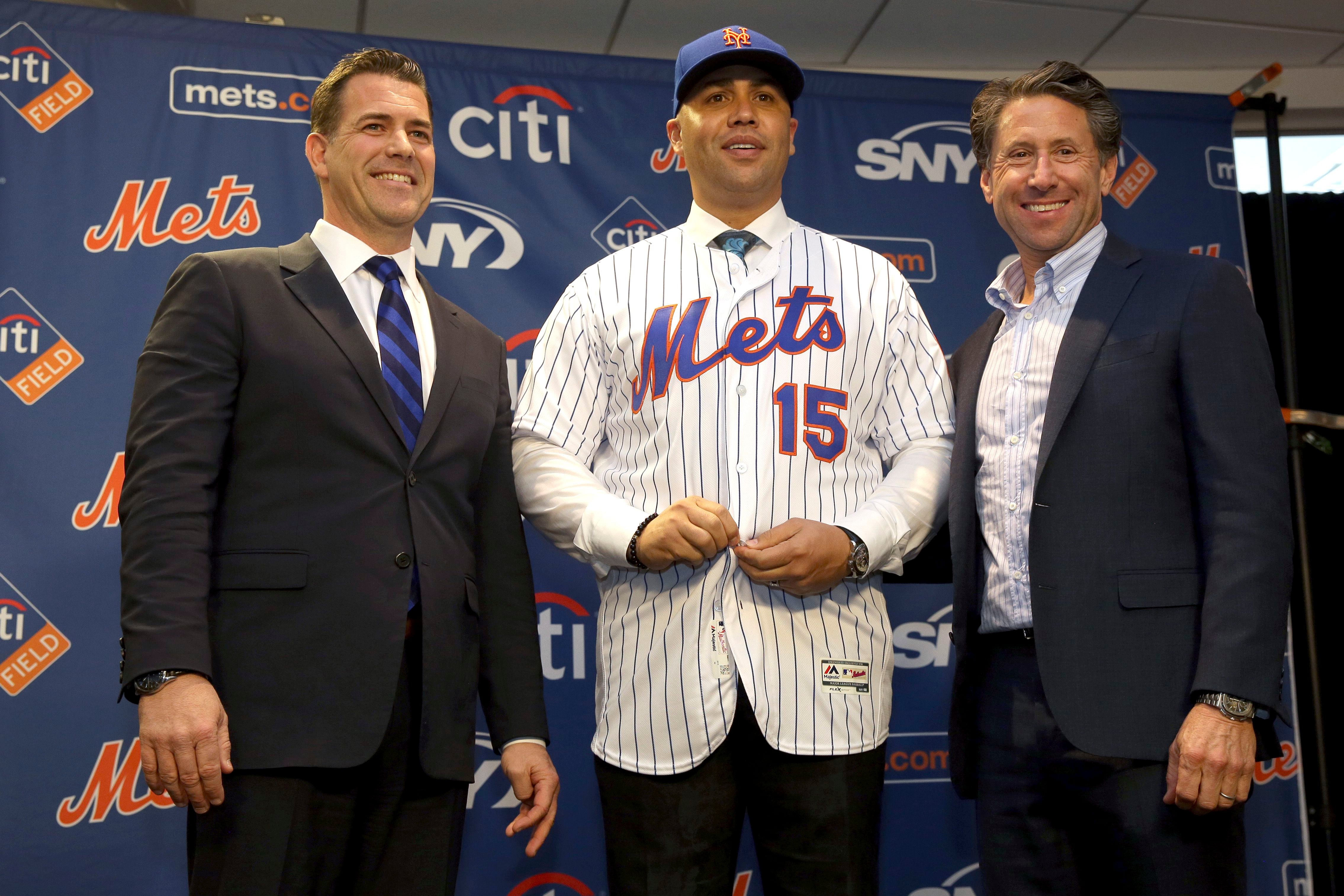 Carlos Beltr n out as Mets manager in wake of sign stealing scandal