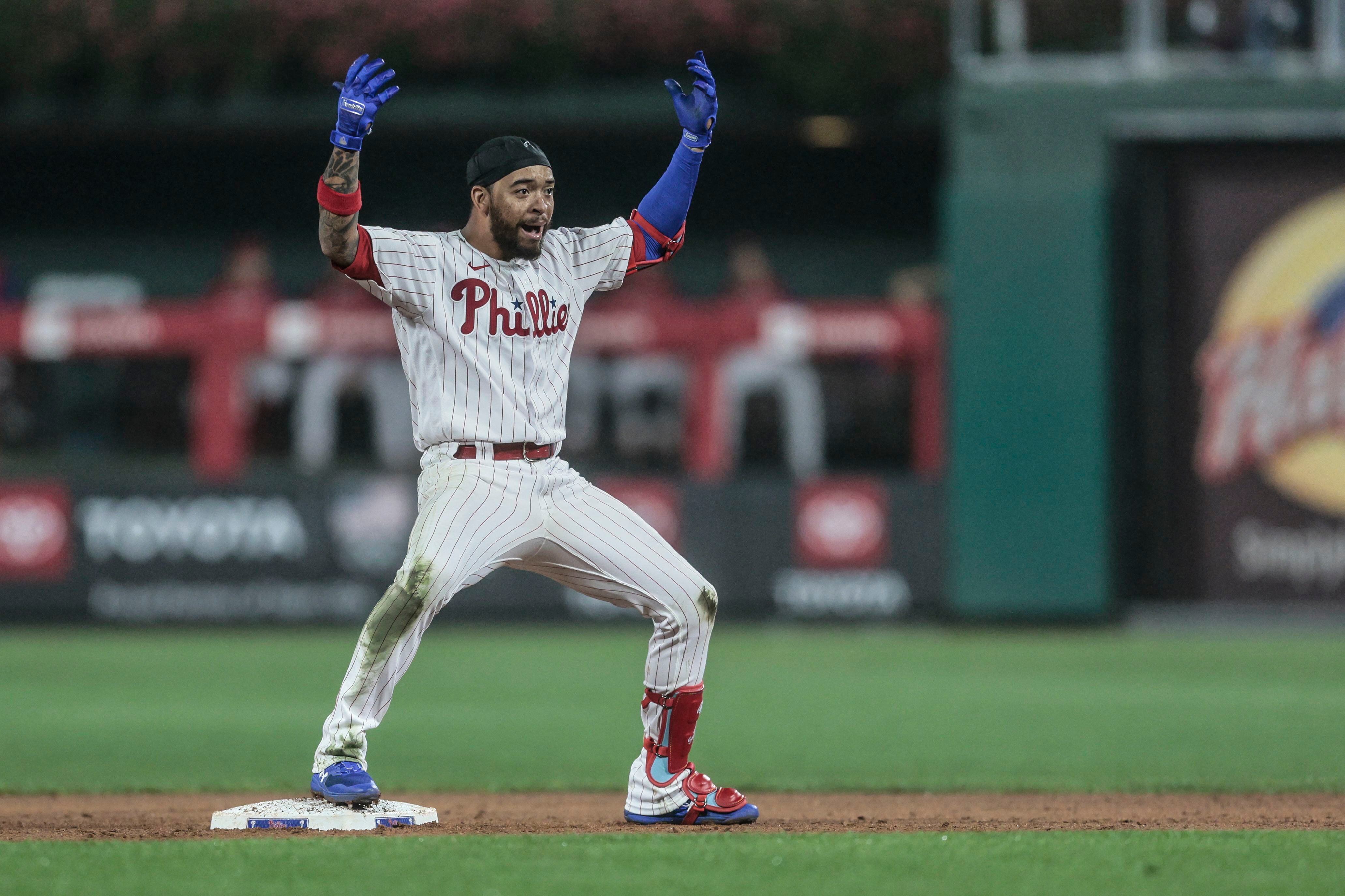 Marlins field invader out-maneuvers security in the outfield as team falls  to Phillies