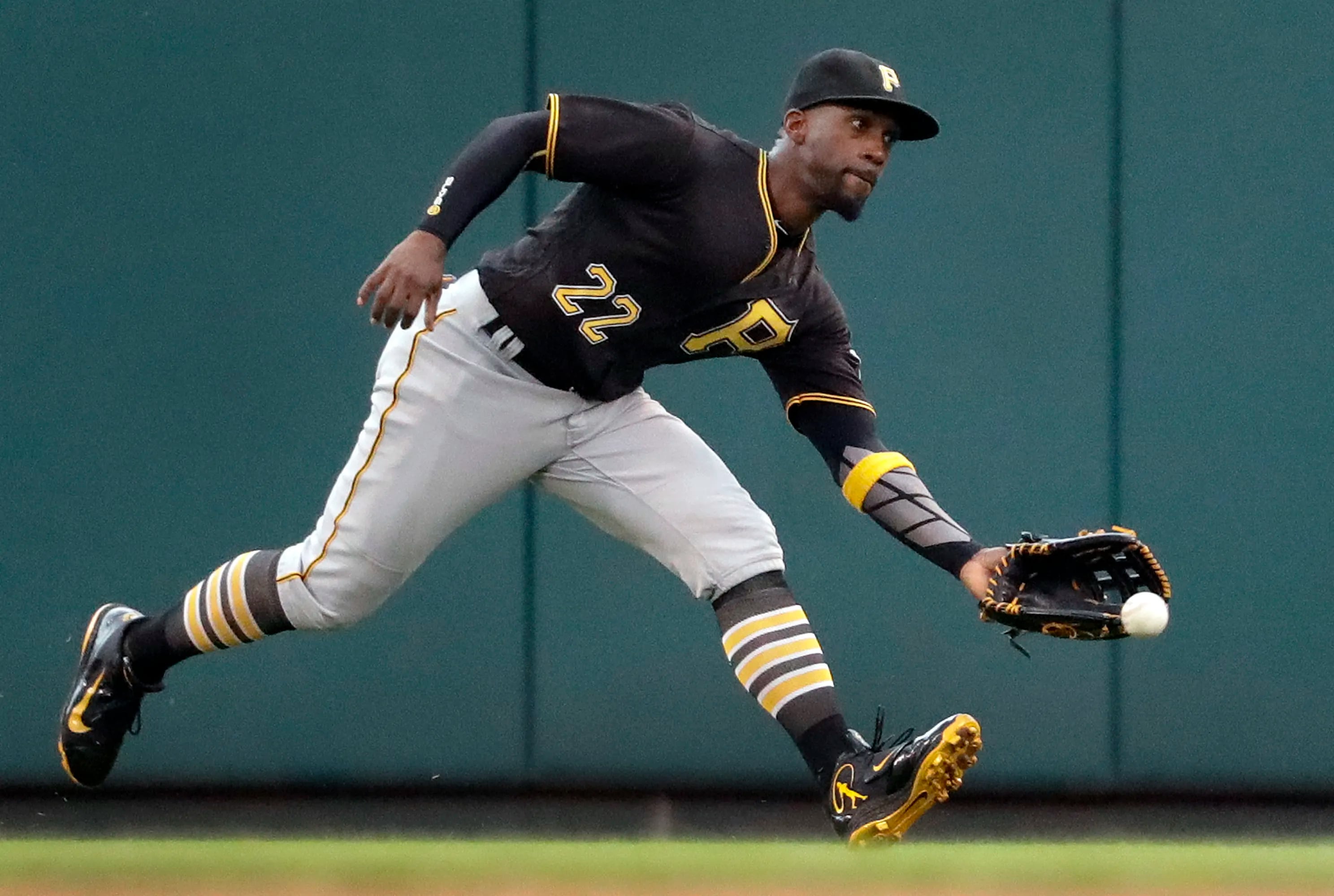 Phillies' Andrew McCutchen has never stopped thinking like a center fielder