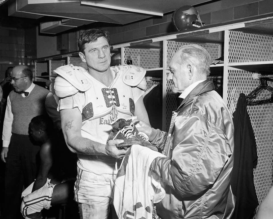 Chuck Bednarik, Eagles' Man of Concrete, Dies at 89 - The New York