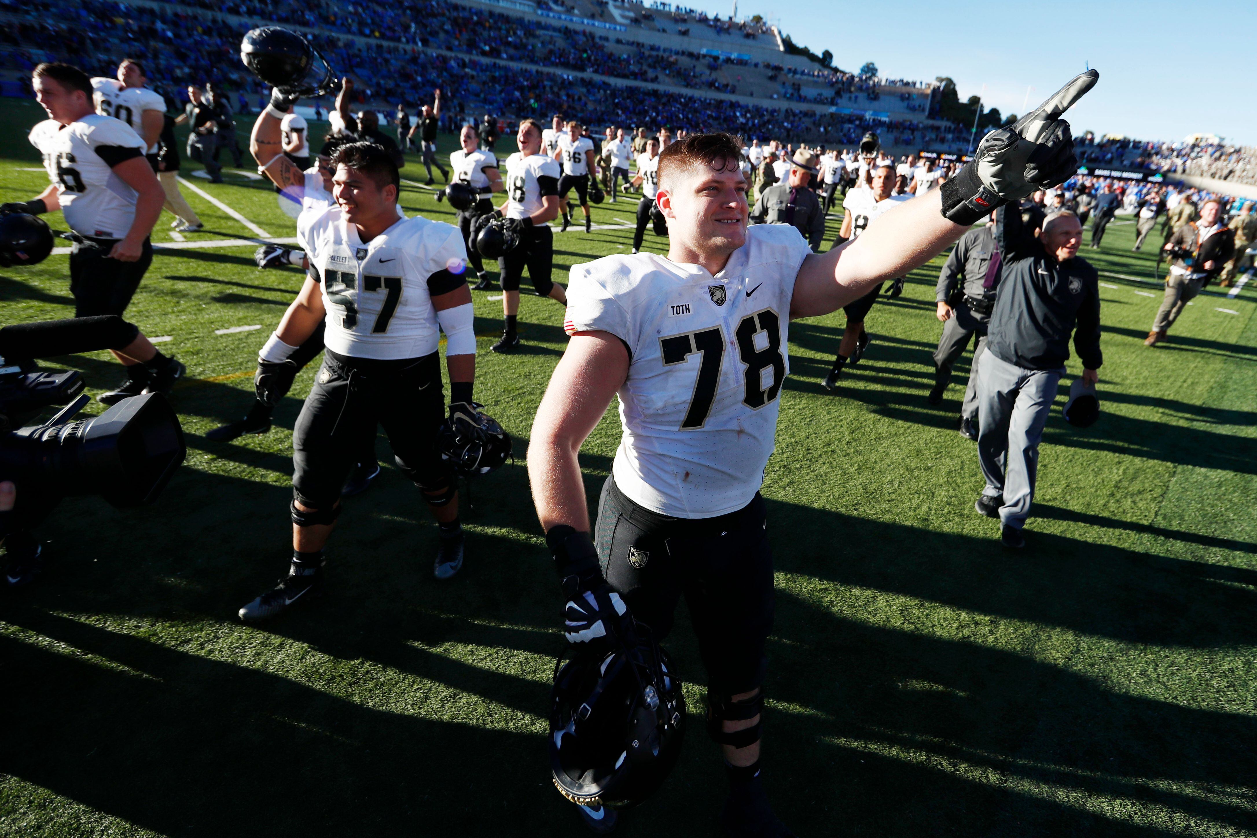 Military comes before NFL for West Ashley's Brett Toth, 1st Army