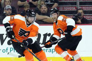 Flyers coach Alain Vigneault asked Claude Giroux, Jake Voracek