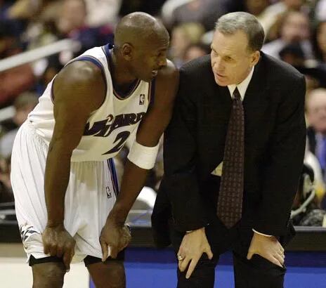 Philadelphia Fans Showered Kobe Bryant With Boos 19 Years Ago During 2002  NBA All-Star Game - CBS Philadelphia