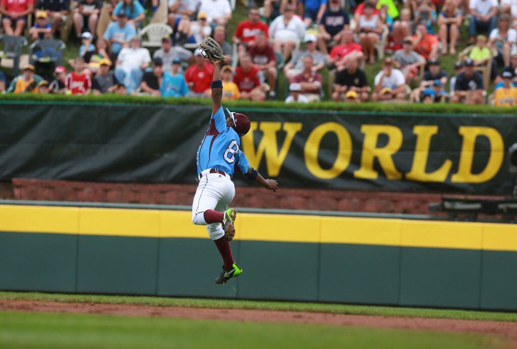 Mo'ne Davis gets hit; Philly rallies - ABC News