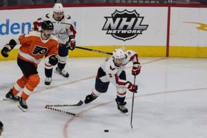 Travis Konecny's hat trick carries Flyers to 5-3 win over Capitals