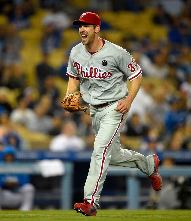 Cliff Lee hurls eight shutout innings as Phillies blank Dodgers, 7-0