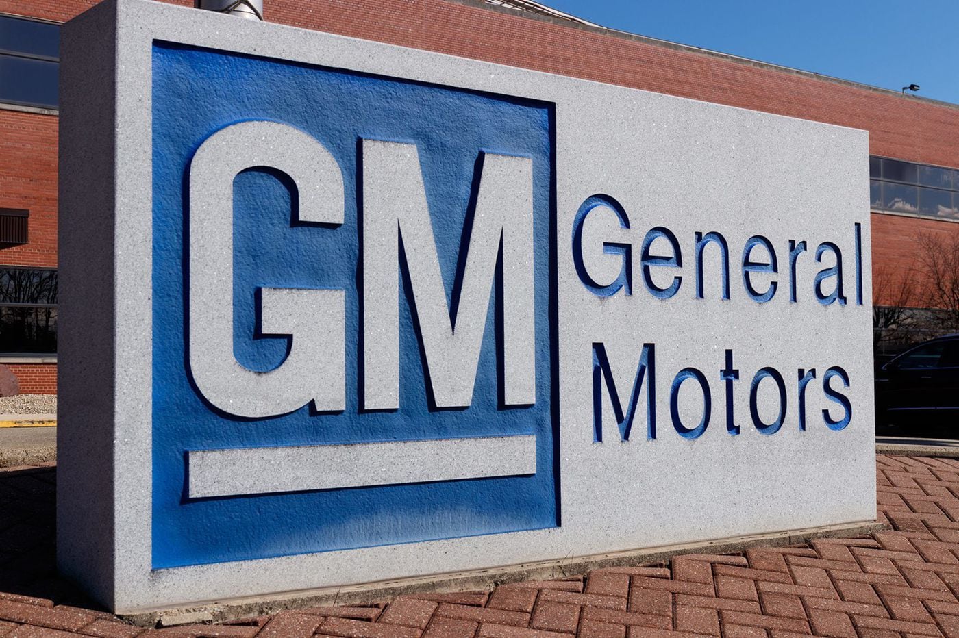 GM recalls 814,000 pickups, cars to fix brake, battery problems