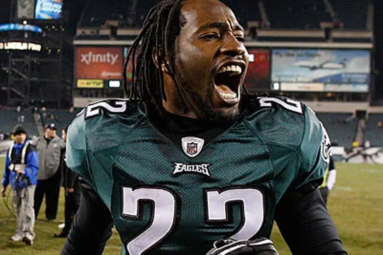 Ernie Sims is traded to the Philadelphia Eagles 
