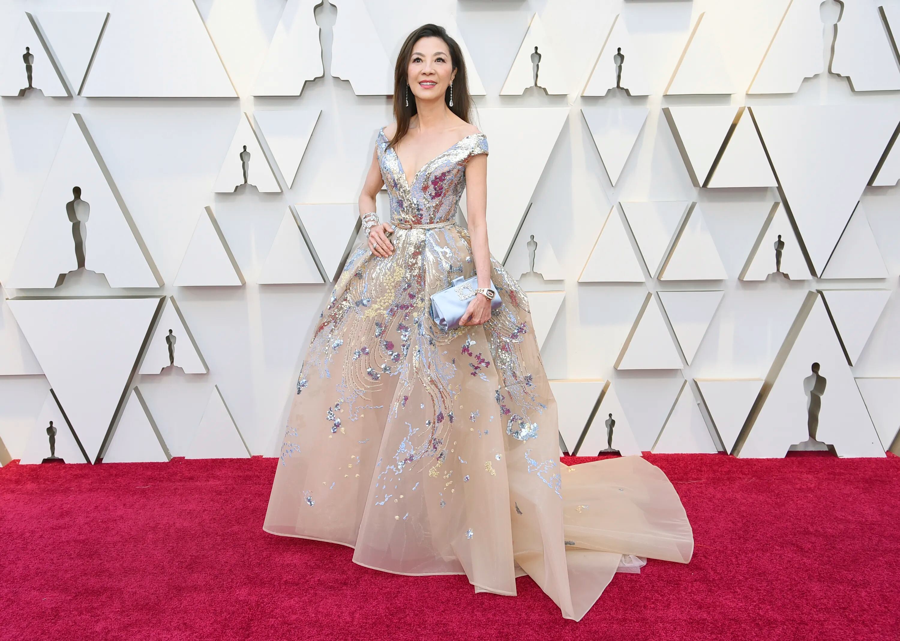Regina King Wears White Oscar de la Renta Dress on Oscars 2019 Red Carpet