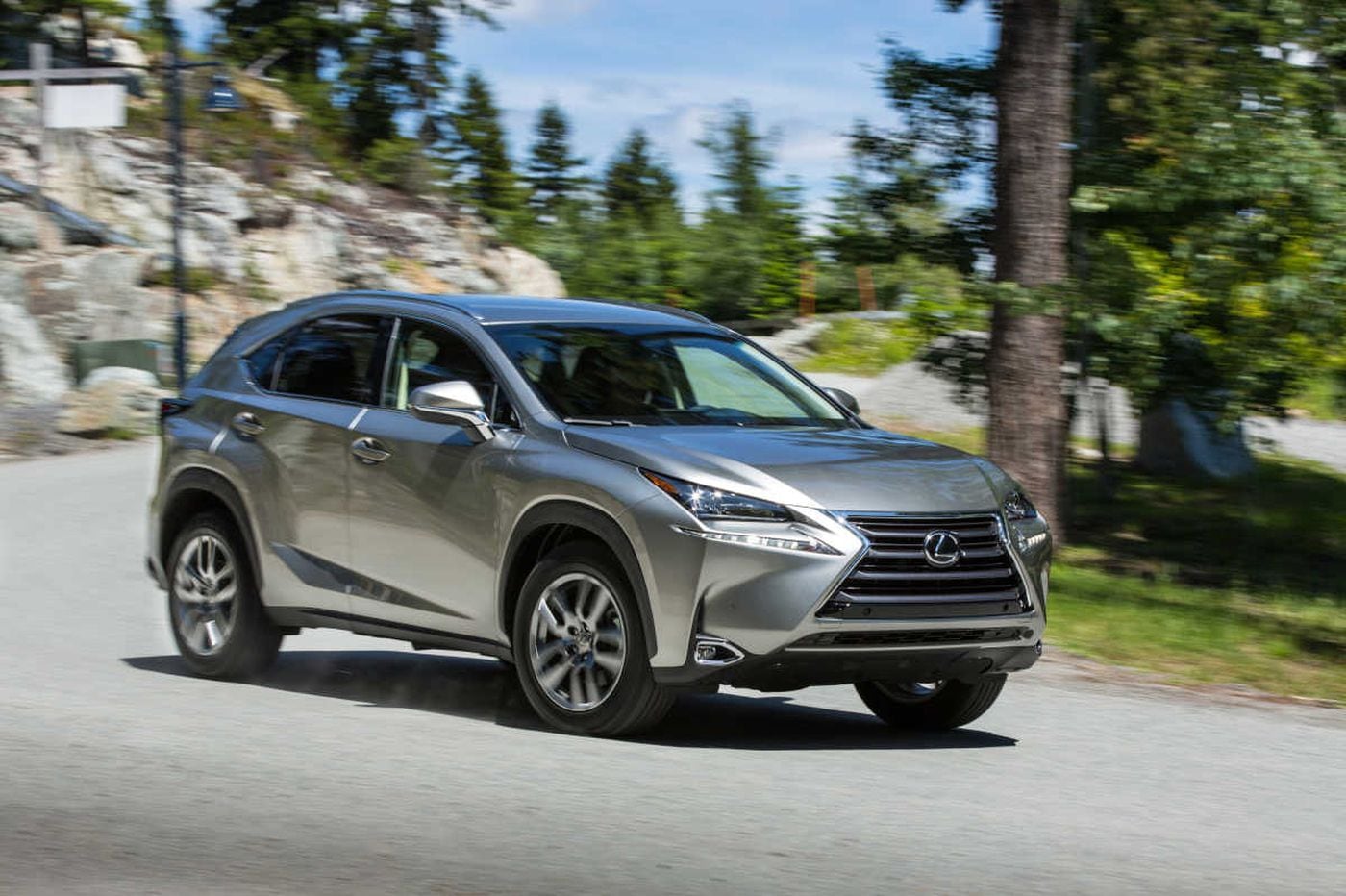 17 Lexus Nx0t Offers Luxury Performance And Infuriating Electronics