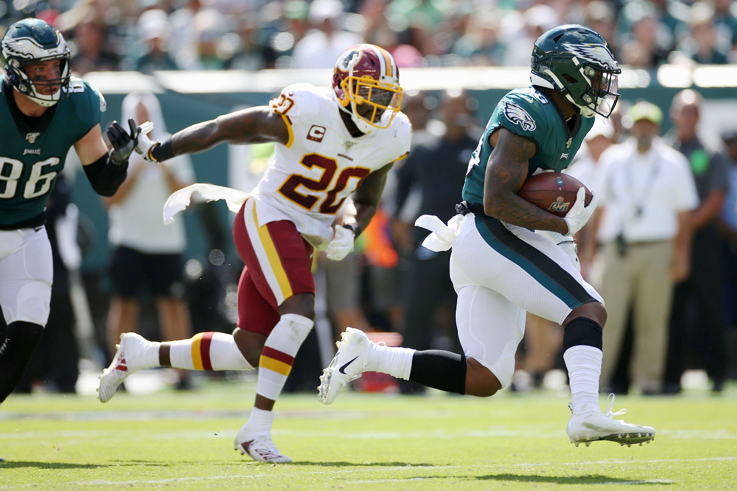 Eagles lean on 36-year-old Darren Sproles to get their ground game going in  32-27 comeback over the Redskins