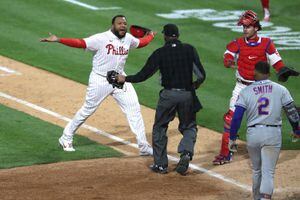 Phillies' J.T. Realmuto injured his left hand on wild pitch that sealed  Thursday's loss