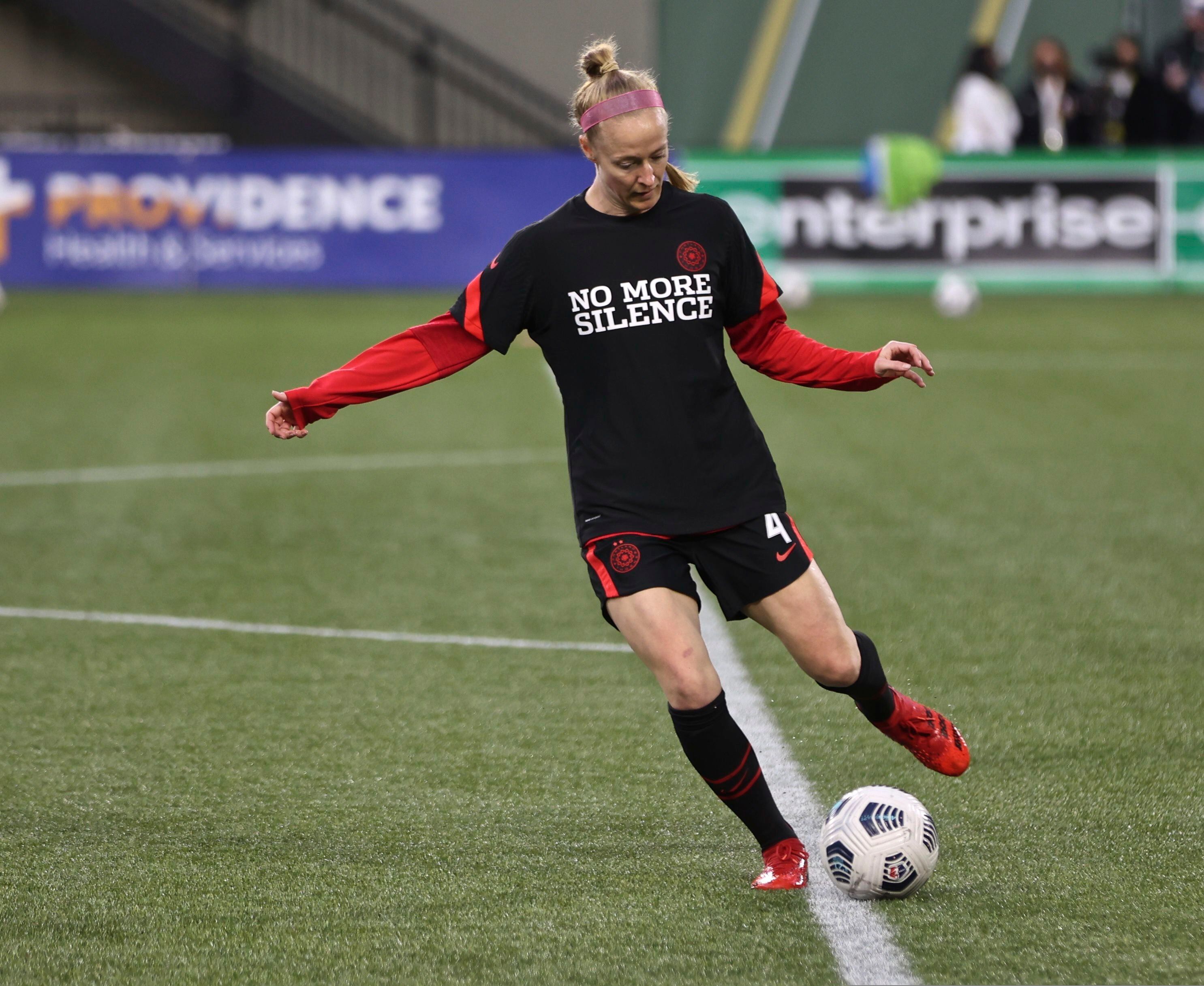 NWSL and players agree to deal including minimum $35,000 salary