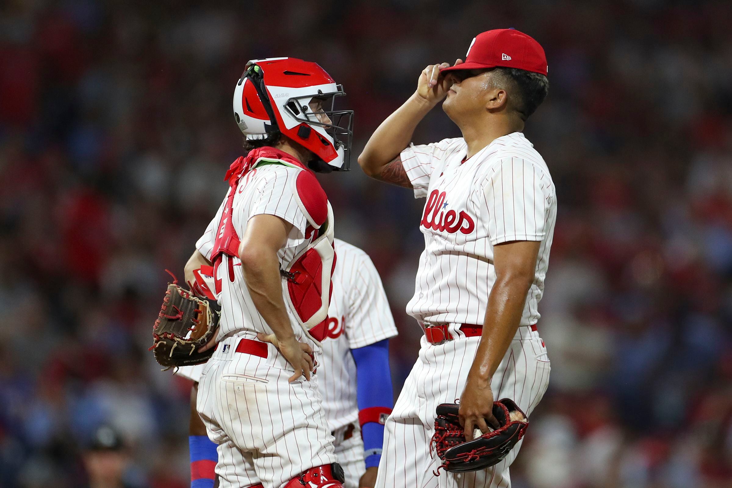 Obstruction call helps Phils sweep Nats for 14th win in 16 - WTOP News