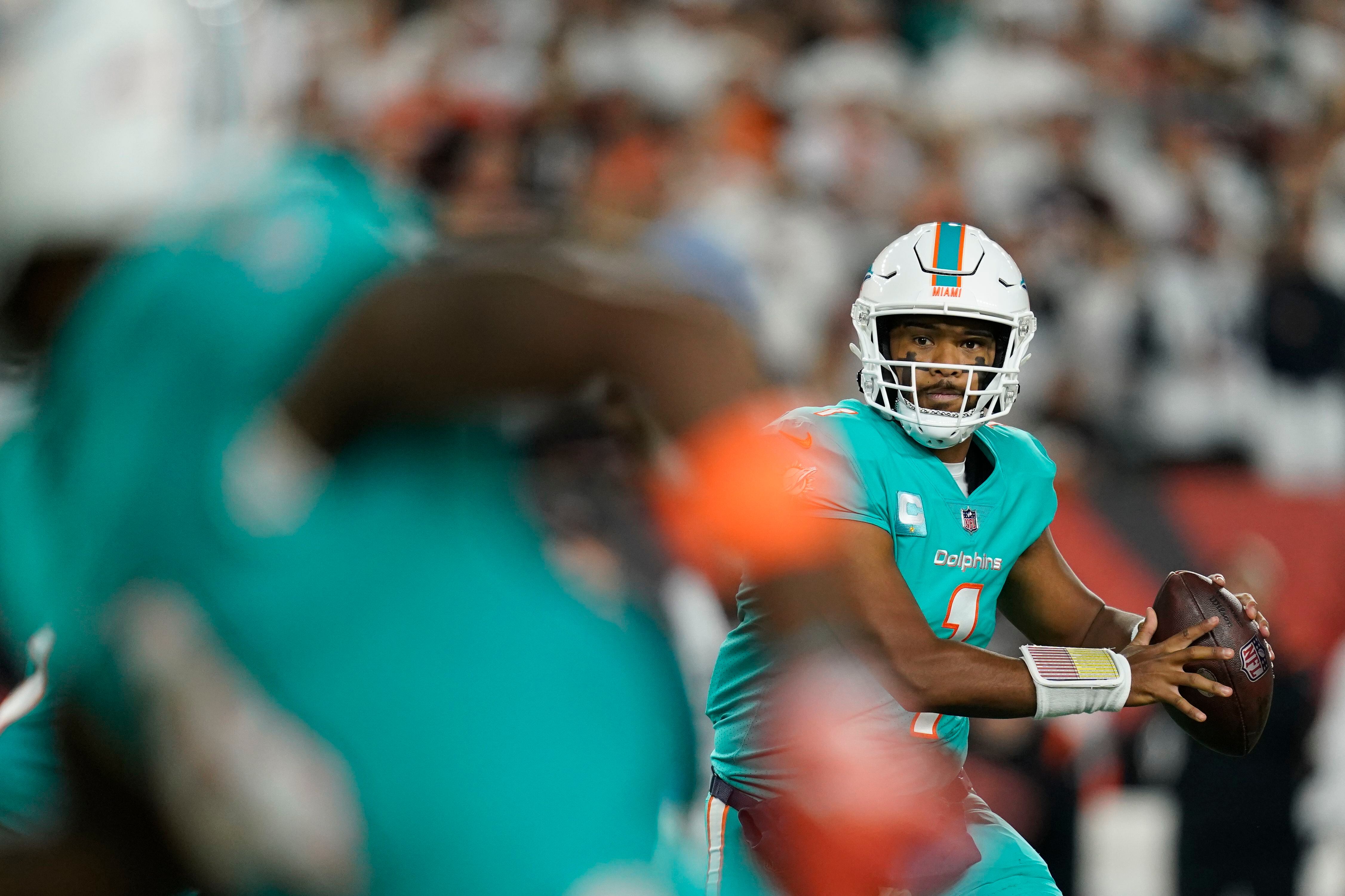 Dolphins QB Tua Tagovailoa sustains concussion against Bengals