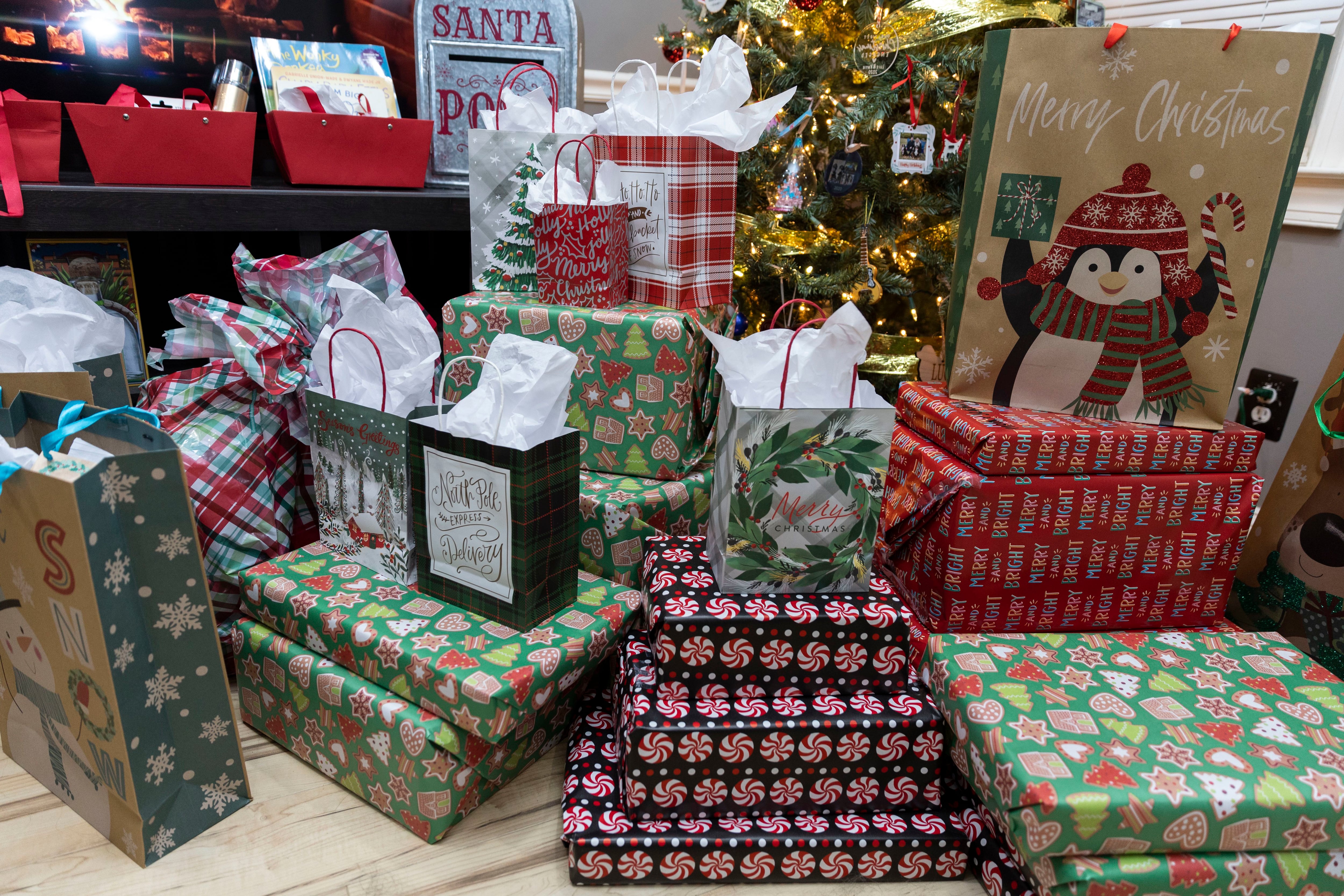 Want to avoid holiday shopping stress? Finish it in August like this South  Jersey couple.