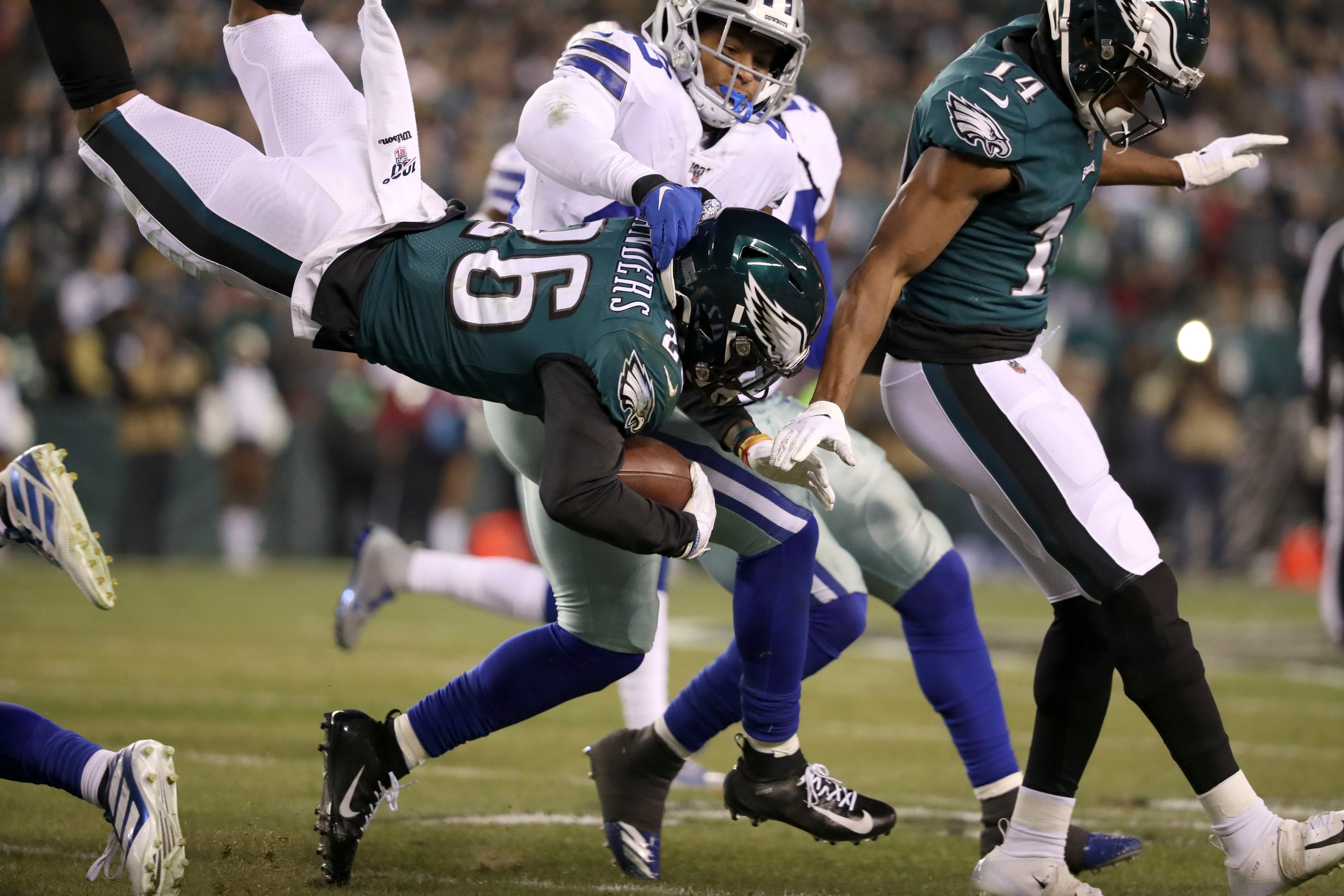 Philadelphia Eagles' Jason Peters didn't think he deserved penalties  against the Dallas Cowboys