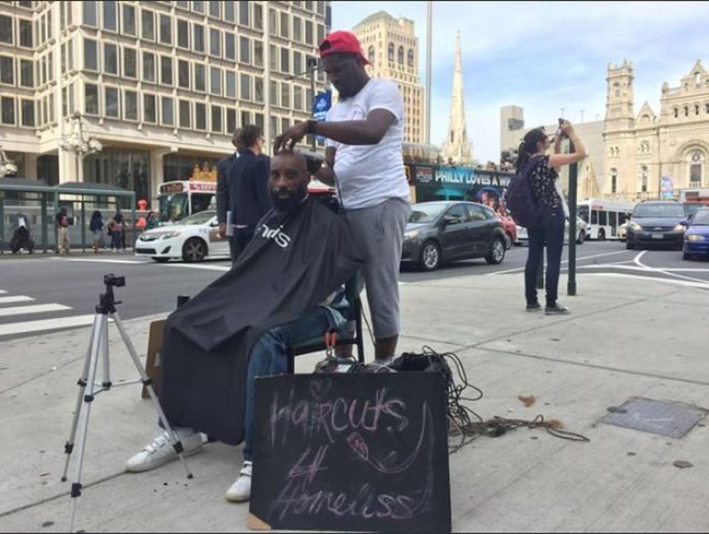 Haircuts 4 Homeless Barber Opens Shop Gifted To Him By A