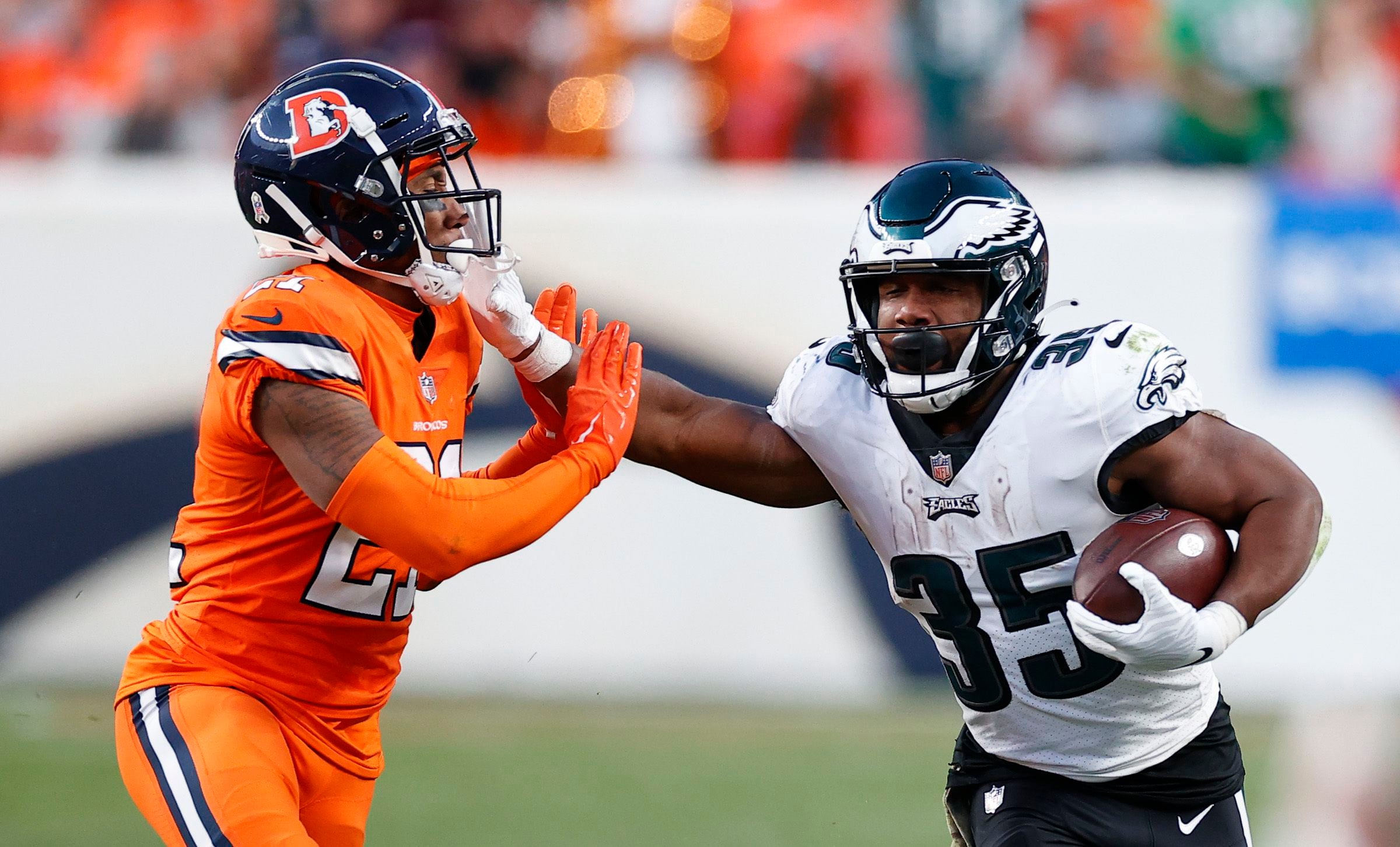 DeVonta Smith (2 TDs) is Jalen Hurts' most lethal weapon in Eagles' 30-13  win over Broncos