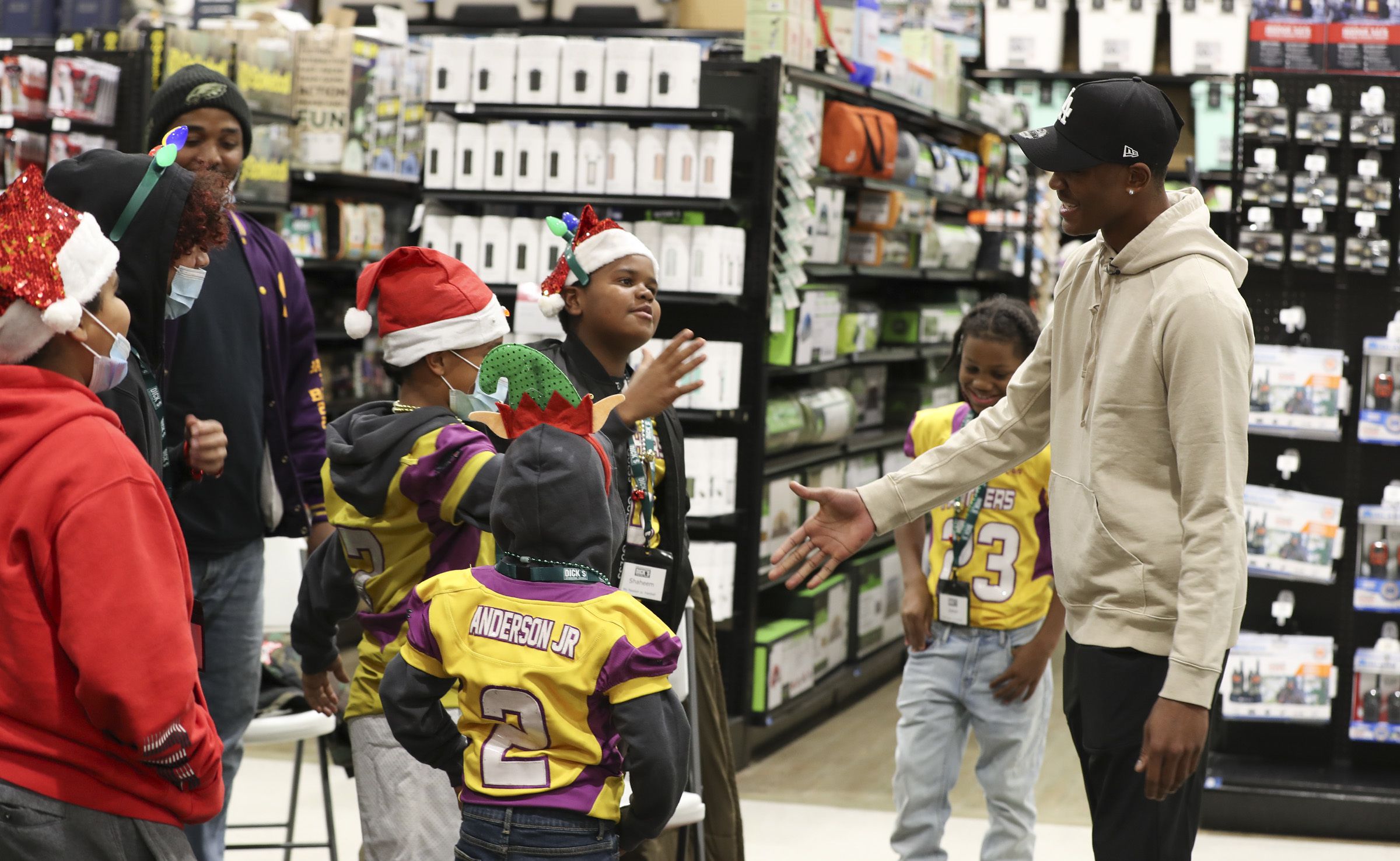 Eagles' DeVonta Smith surprises local youth with shopping trip at  sporting-goods store