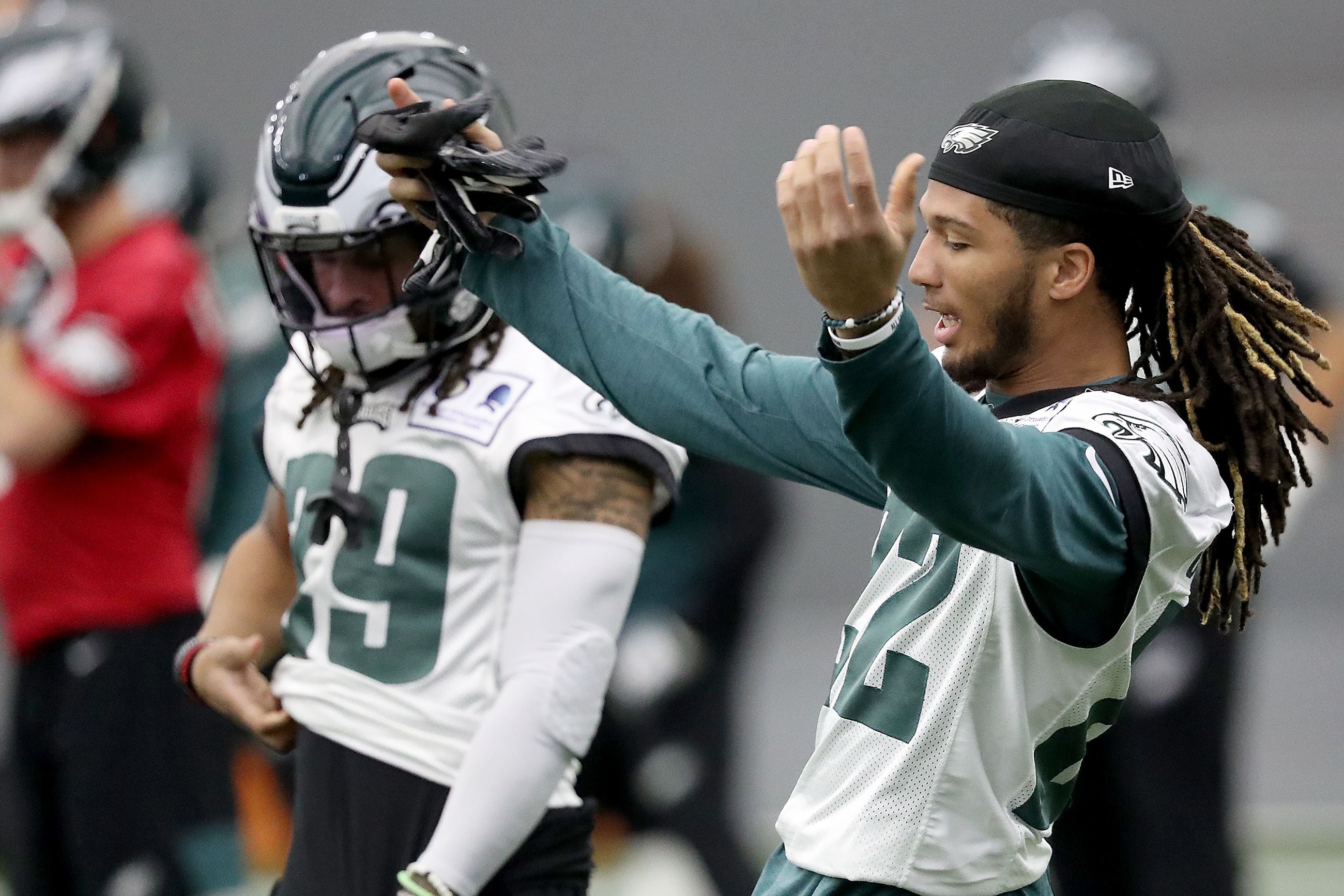 Cornerbacks Jones, Douglas among Eagles cuts