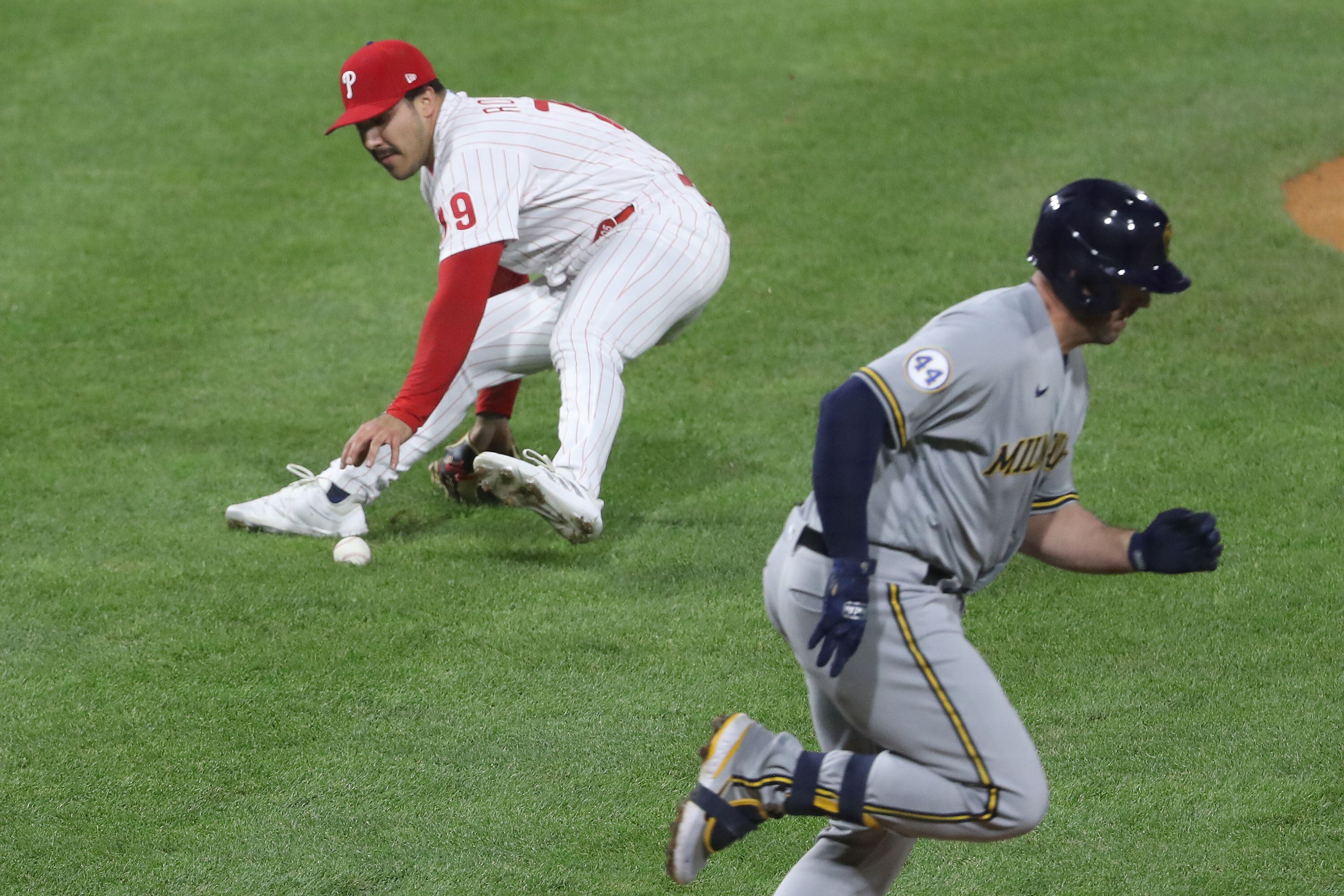 Phillies' J.T. Realmuto most likely headed for knee surgery on Friday