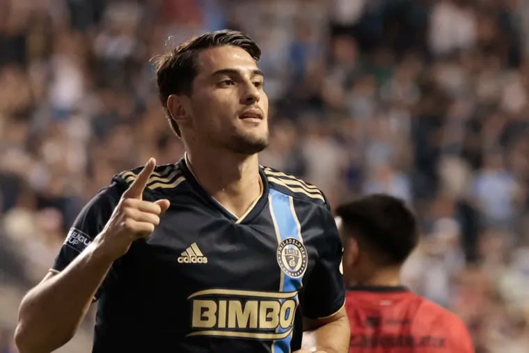 Julián Carranza won't play for the Union on Saturday, as he's soon to move to Dutch club Feyenoord.