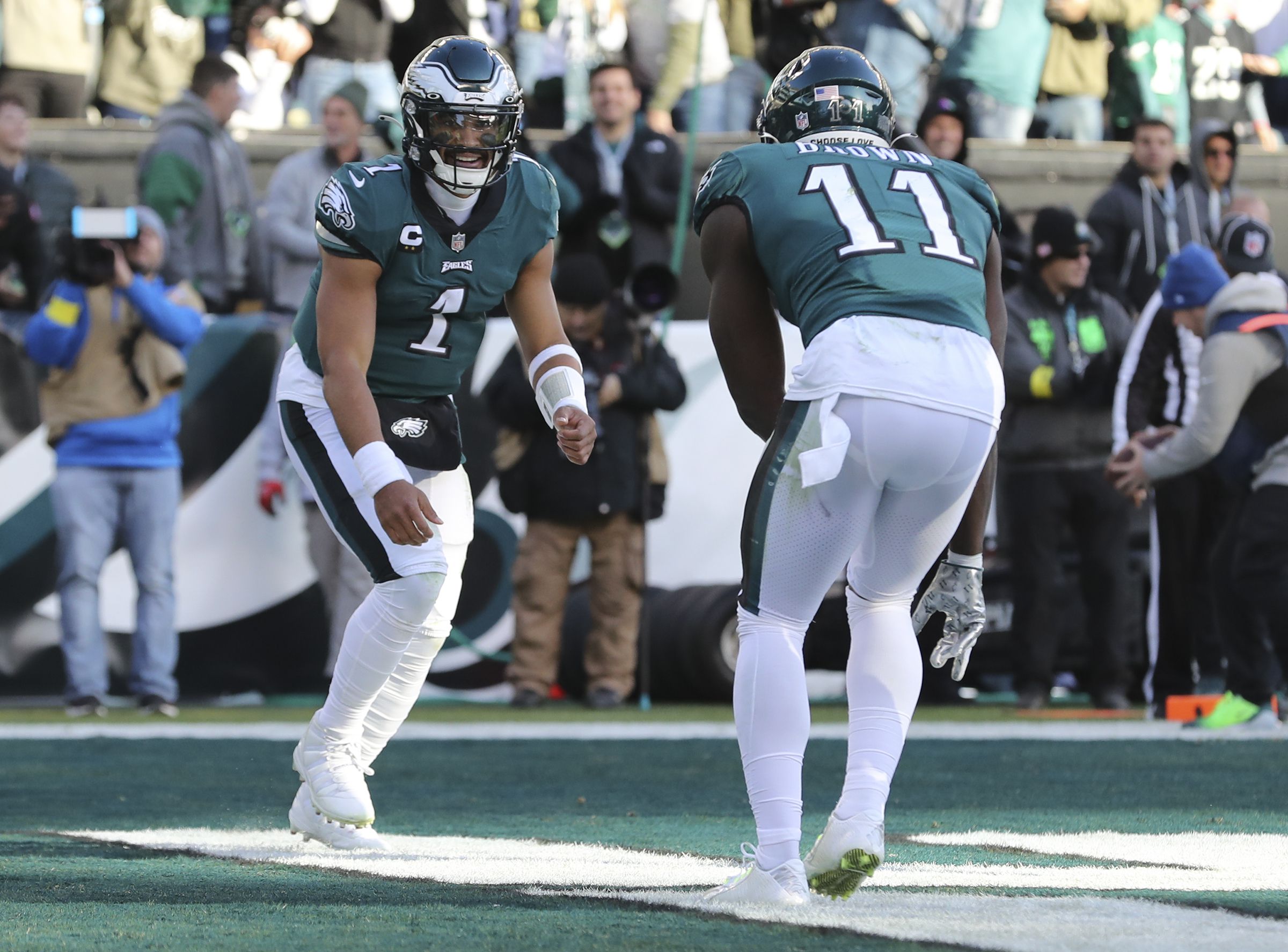 Why was AJ Brown upset despite Eagles leading Giants by a ton of points?